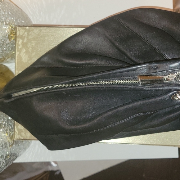 Trina Turk Bag - Picture 6 of 9